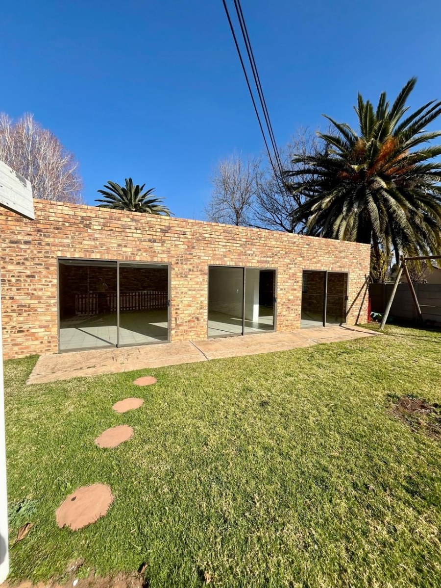4 Bedroom Property for Sale in Flamwood North West